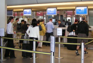 Guía Primer Vuelo en avión: Parte 8, El Aeropuerto (Check In) Check in 300x203 Guía Primer Vuelo en avión: Parte 8, El Aeropuerto (Check In)