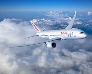 Air Europa se atreve y compite con Iberia avion air europa 300x240 Air Europa se atreve y compite con Iberia