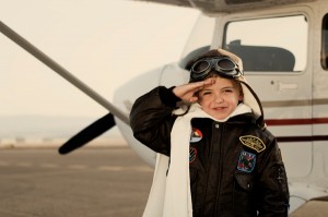 niño piloto niñopiloto 300x199 Jóvenes Pilotos