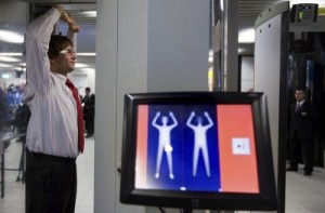 escaner en aeropuerto de manchester ESCANER 300x197 En Manchester pasajeros deberán someterse a escáner