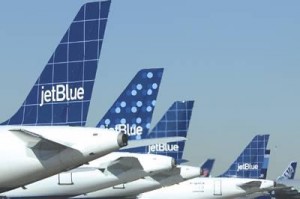 acuerdos vuelos lan chile & jetblue acuerdos vuelos lan chile jetblue 300x199 Aerolínea LAN firma acuerdo con JetBlue, más vuelos a EE.UU y el Caribe