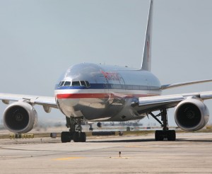 aterrizaje american airlines aterrizaje american airlines 300x246 Aterrizaje de emergencia en aeropuerto de Santiago