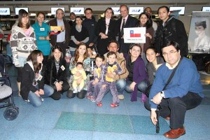 chilenos evacuados chilenos evacuados 300x200 Llegan al país chilenos evacuados desde Japón