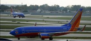 Southwest Southwest 300x137 Southwest cancela 300 vuelos tras romperse parte de la cubierta de un Boeing