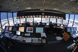 controladores aereos controladores aereos 300x201 Nuevas medidas para regular trabajo de controladores aéreos