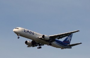 laaaaan laaaaan 300x194 En Lima estuvo el avión más moderno del mundo