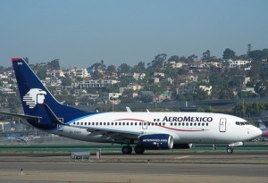 aeromeeeeeeeeeeeeeee aeromeeeeeeeeeeeeeee 300x205 Aeroméxico cambia horarios de vuelo a Paris