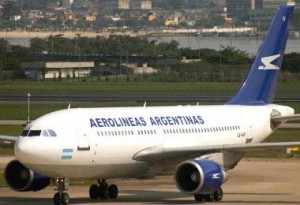 aerolineas argentinas aerolineas argentinas 300x205 Aerolíneas Argentinas presento su Plan de Vuelos