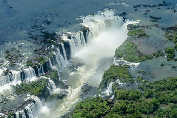 Cataratas del Iguazú (lado argentino) desde Puerto Iguazú